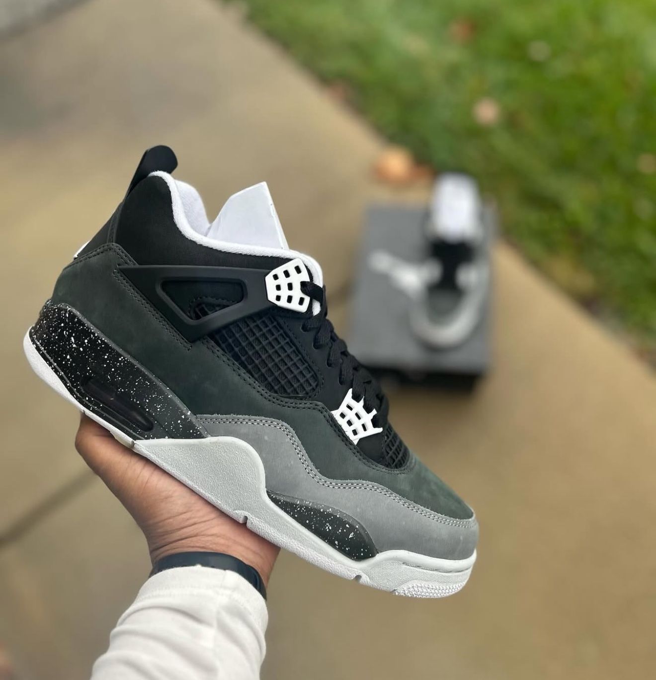 Air Jordan Retro 4 “Fear” Size 9 Mens