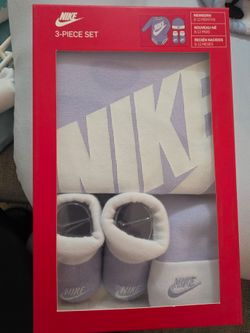 Nike Baby Gift Set