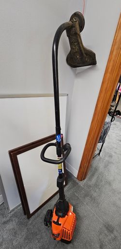 Remington Rustler RM2510 16" Curved Shaft Gas String Trimmer