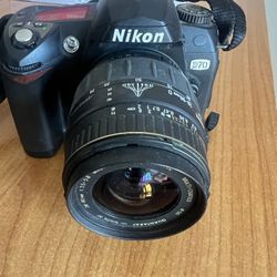 Nikon D70 W/ Camera Bag