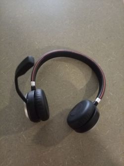 Jabra evolve 65 series wireless headset w mic.