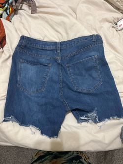 Distressed short size 11