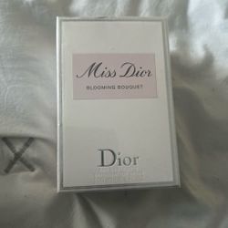 Miss Dior •blooming bouquet