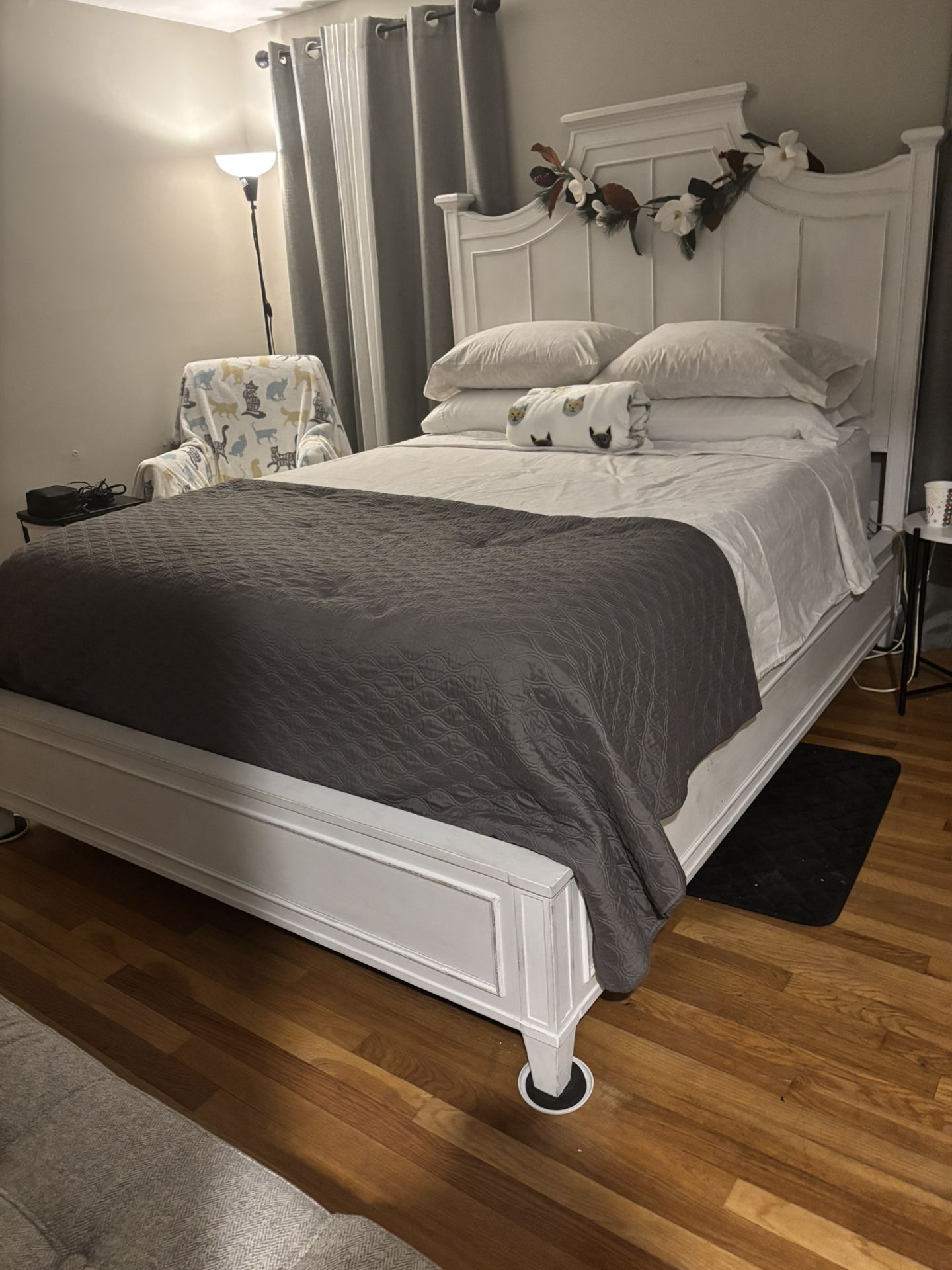Queen Bed