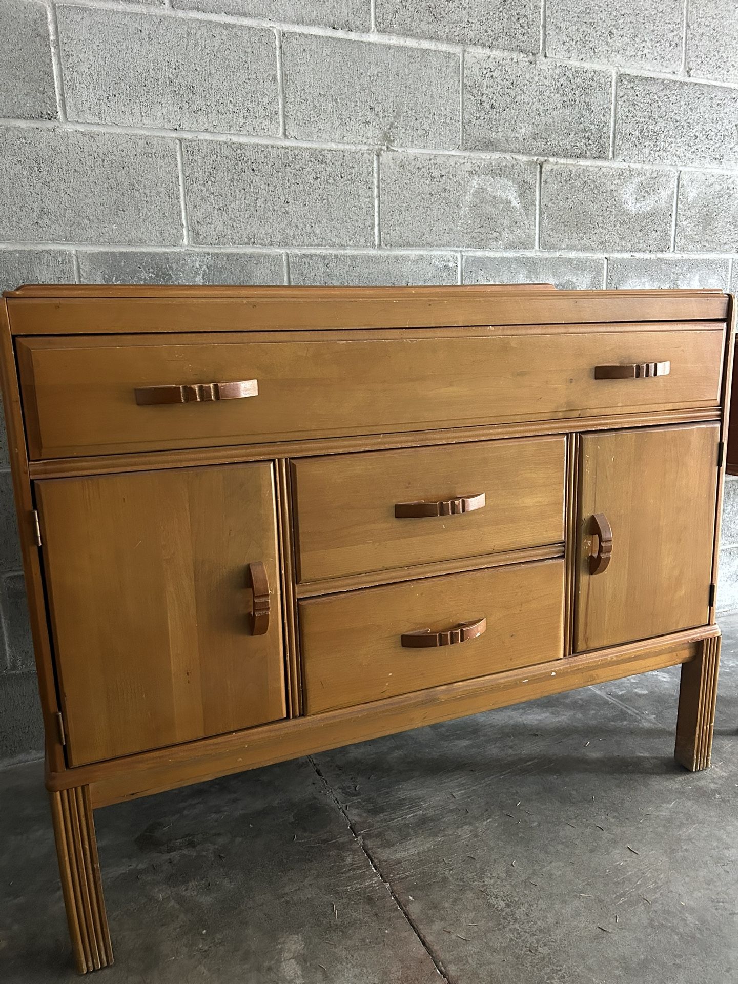 Simple antique servant cabinet