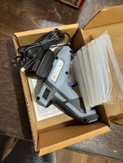 3.6V CORDLESS LITHIUM-ION GLUE GUN