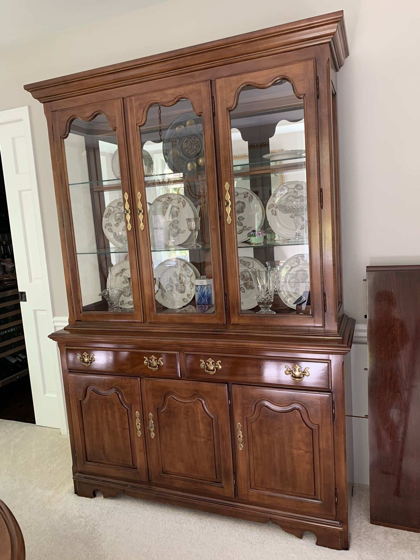 Winston Court - Thomasville China Cabinet
