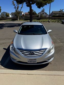 2013 Hyundai SonataGLS Sedan