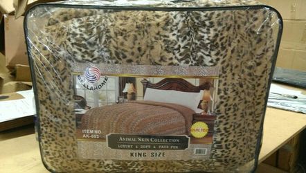 Animal Skin Borrego Blankets
