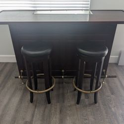 Bar Table Set Up And Stools