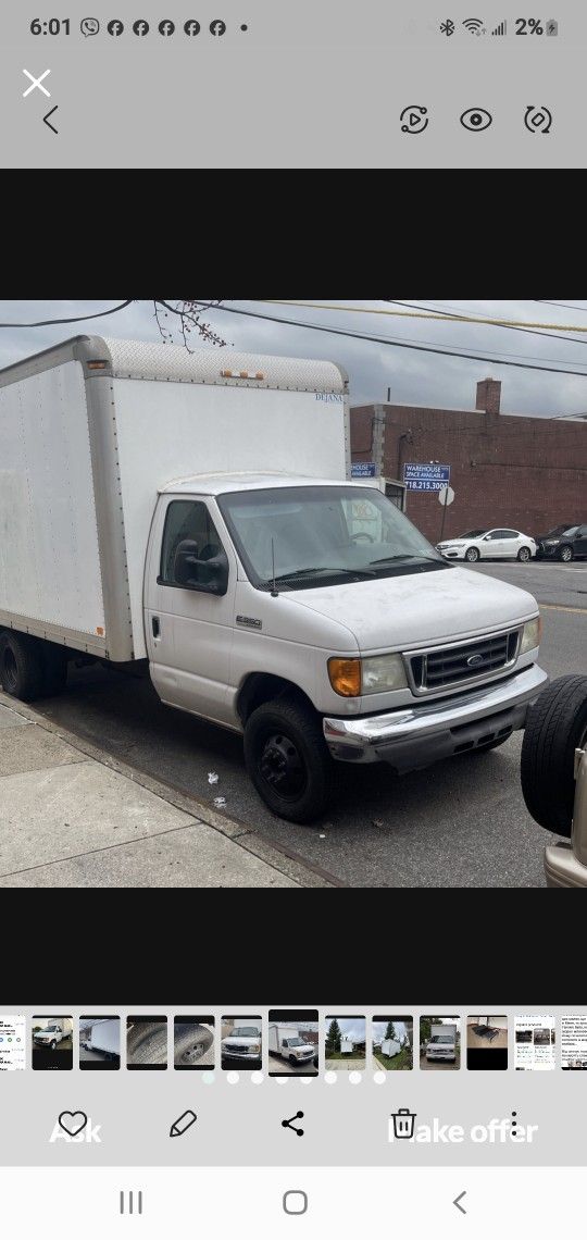 Ford E-350 Box Truck   2005