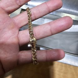 Cuba Link. Bracelets, Rings, Chains GOLD