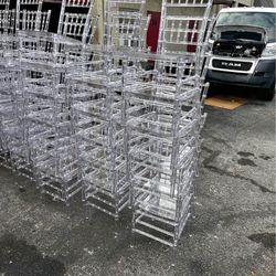 chiavari chairs r,e,n,t 