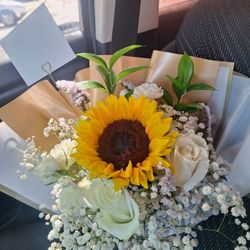 Ramos Buchones Flower Arrangement 