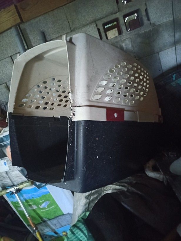 Dog House With No Cage .