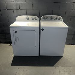 Whirlpool Washer And Dryer White Set 