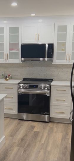 LG Electric Stove