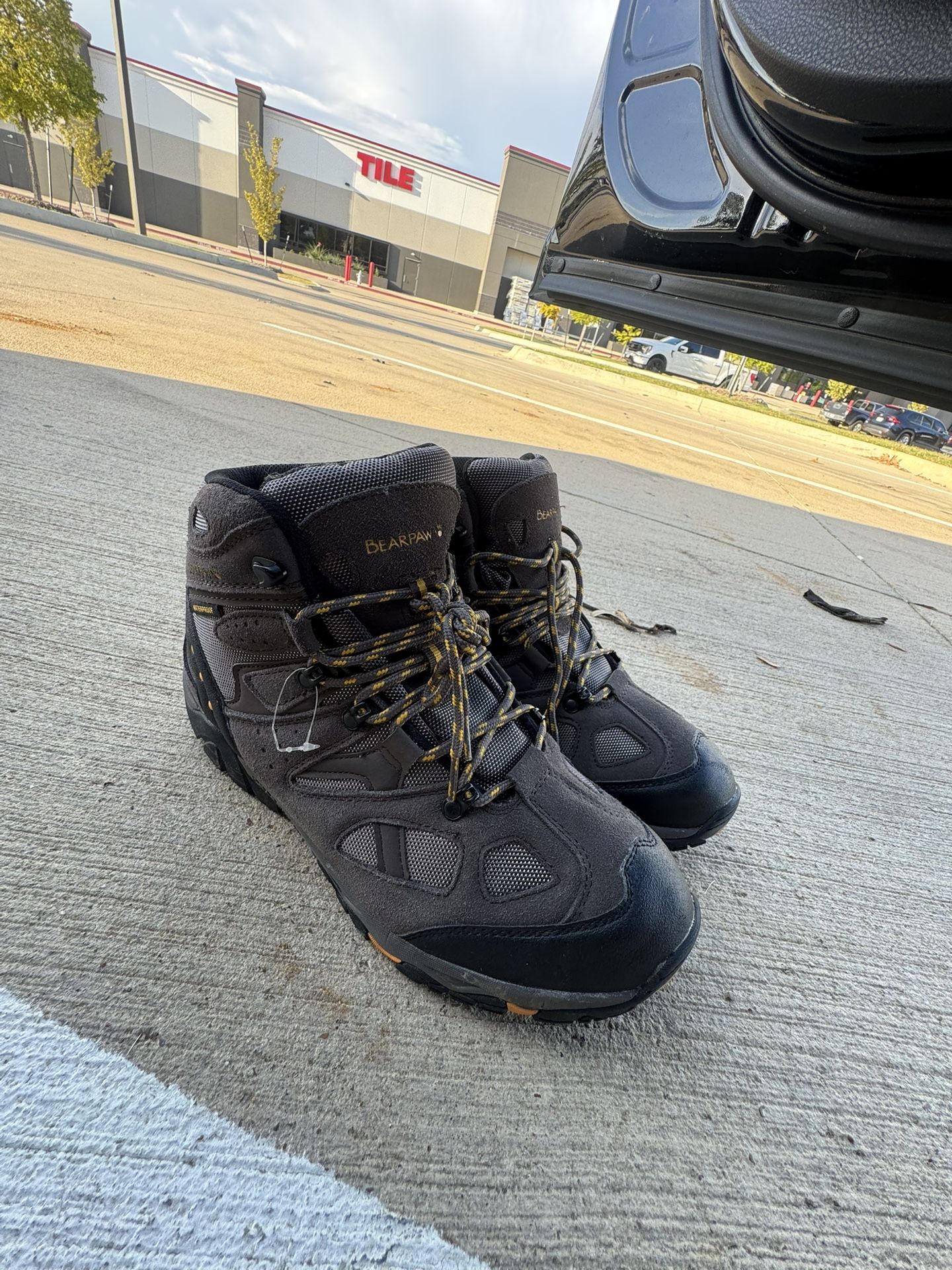 Bearpaw hiking Boots