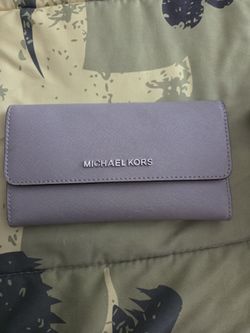 Michael kors wallet grey