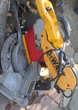 DeWalt DW706 12" Double Bevel Compound Miter Saw