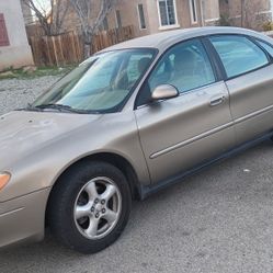 2003 Ford Taurus