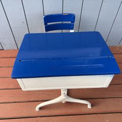 Awesome Vintage Student Desk