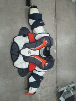 Used Vaughn 7500 Senior Hockey Goalie Chest Protector Size Medium