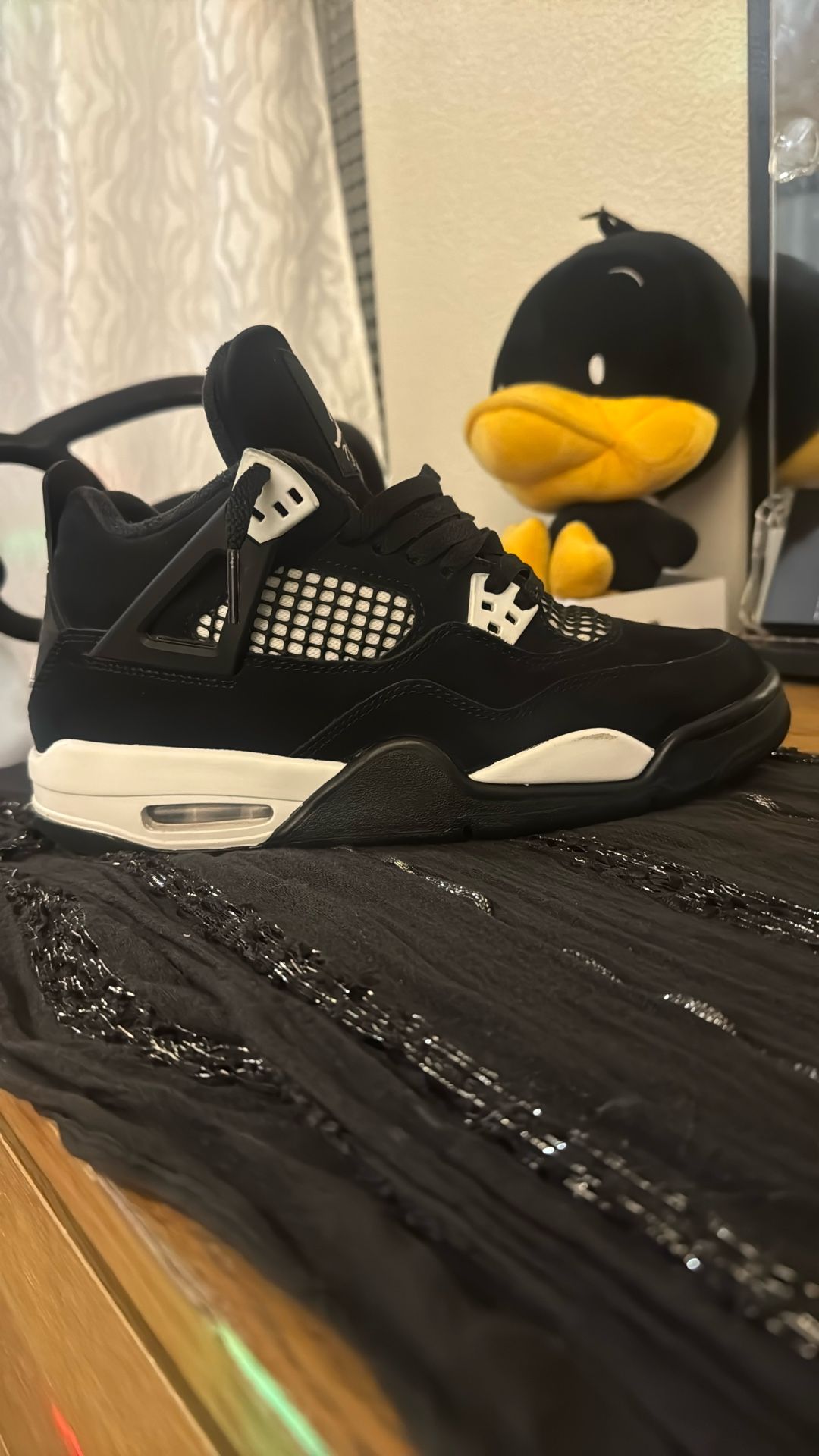 Jordan 4 White Thunder