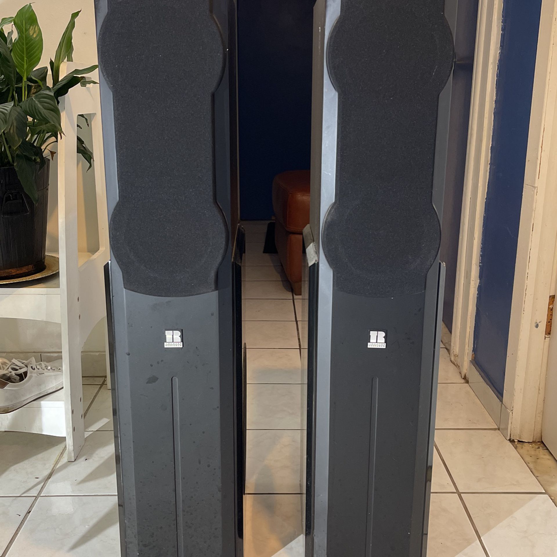 PAIR THEATER RESEARCH TR-2810 SPEAKERS 