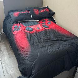 2- Full Size Comforter Gaming