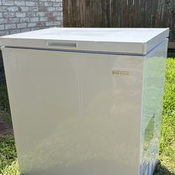 Insignia white Freezer
