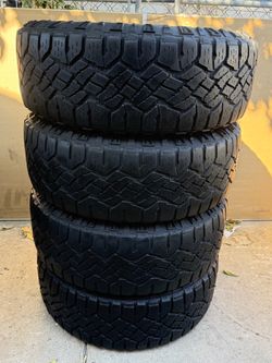 Set of 4 275/65/18 Goodyear