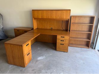 Real wood desk-complete set FREE