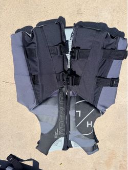 Life jacket. Hyperlite brand.