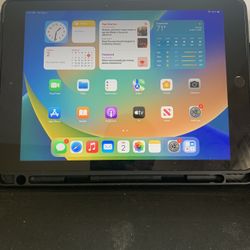 iPad 6th Gen, 32gb, $100