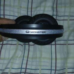 Monster folded wireless headphones can use wire optional