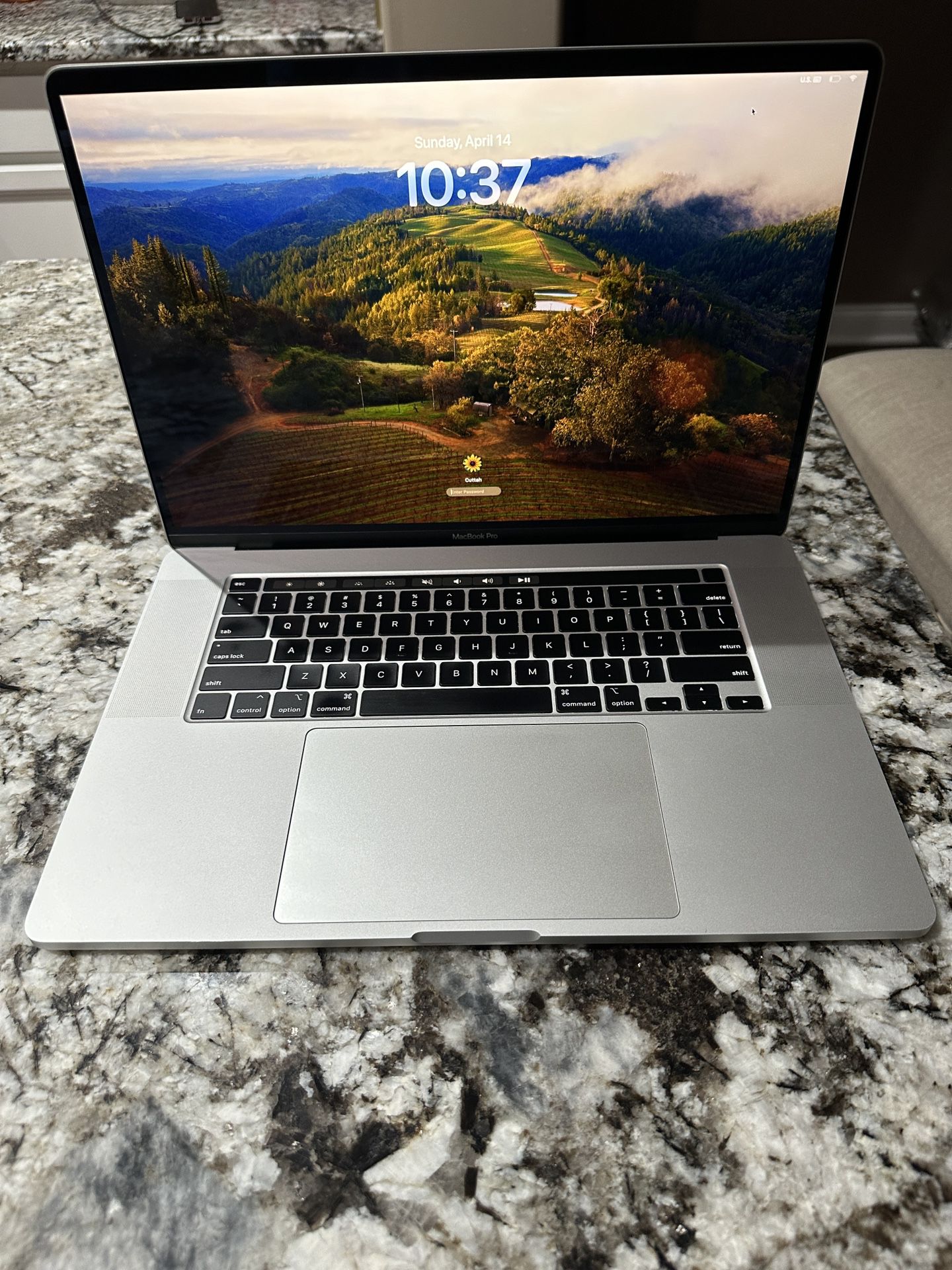 Macbook Pro 16-inch | Core i7 | 16gig Ram | Touchbar | Late 2019 | Pristine Condition| No Scratches Or Dents