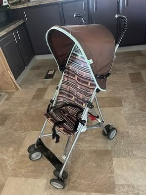 Disney Baby Winnie-the-Pooh Umbrella Stroller with Canopy