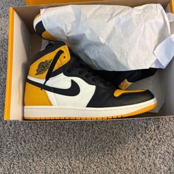 Taxi Jordan 1s Size 10