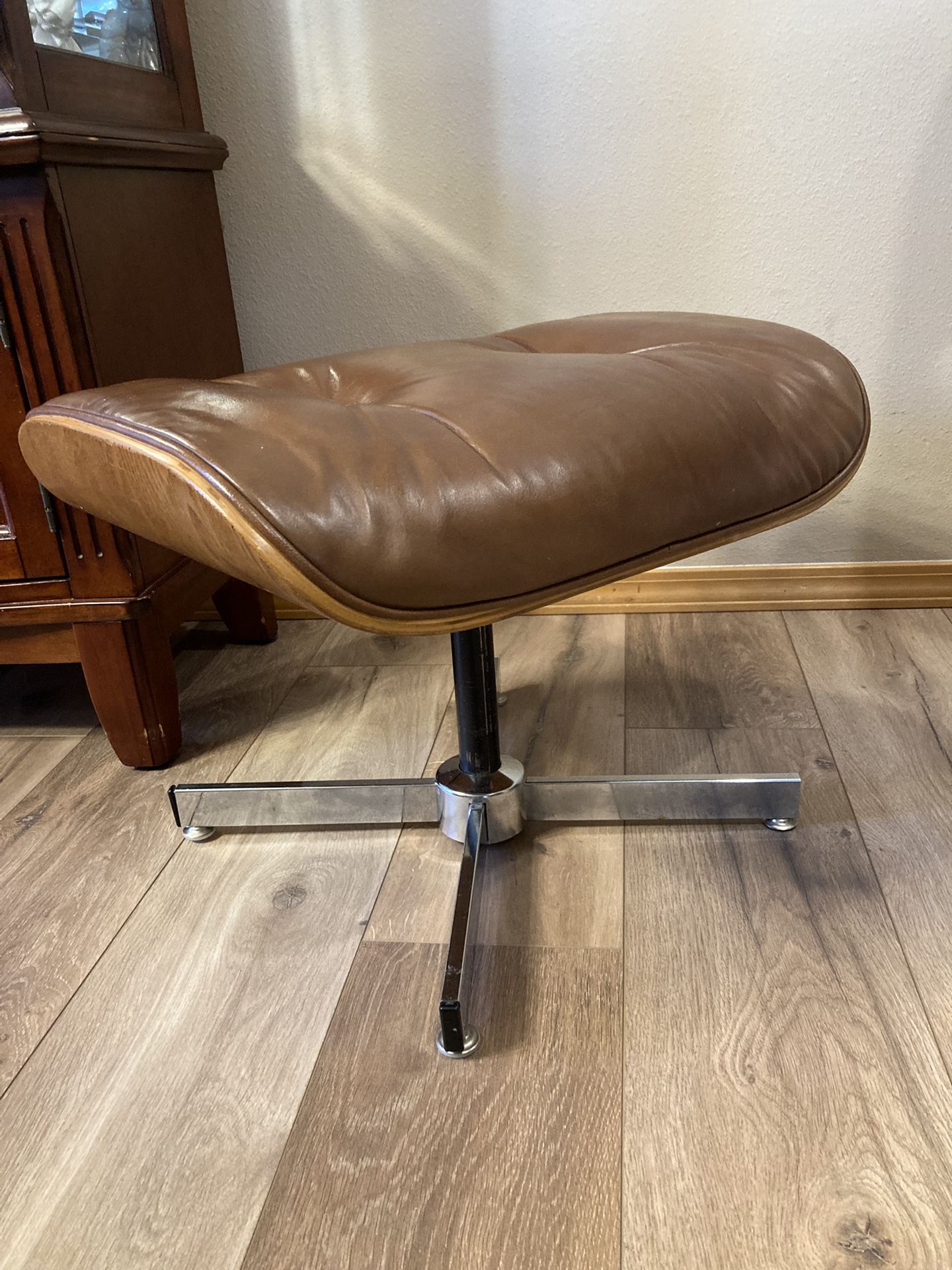 Original MCM Foot Rest By  Charlton Co. Great condition  21 1/2” x 18” x 15 1/2” h