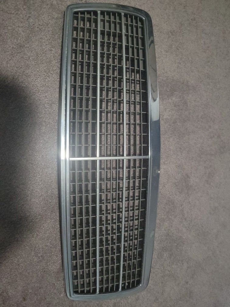 98-00 Mercedes C230/C280 Grill. OBO