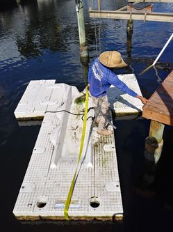 Floating dock