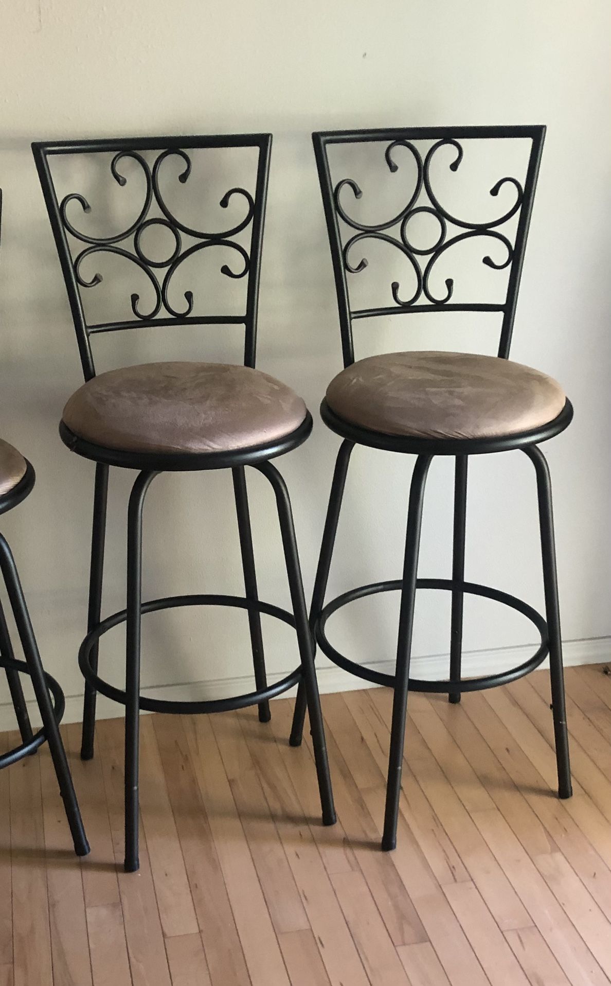 2 Bar Height Barstools / Swivel
