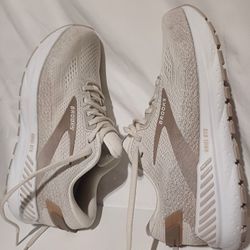 BROOKS ARIEL GTS 24 WOMEN 