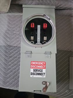 Siemens MM0202ML1100S 100-Amp Meter Main, Main Breaker Not Included.  Used.  Has 3 inserts that have been knocked out.  Looks like it was mounted but 