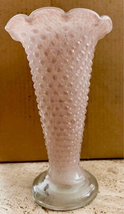 Beautiful Vintage Light Pink Hobnail Vase