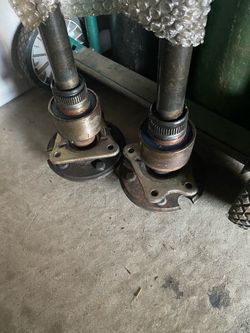 Rear axels with bearings for Toyota previa