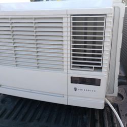 Friedrich 12000btu Window A/C, Like New