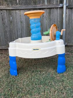 Little Tikes Kids Water Play Table