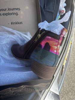 Very cute and colorful size 6 booties